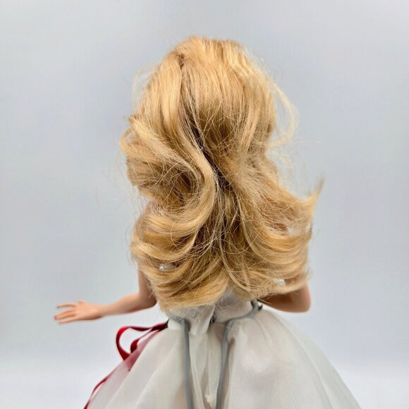 2010 Holiday Barbie Doll Collector Edition Red & White Dress Christmas R4545 Mat - Picture 11 of 16